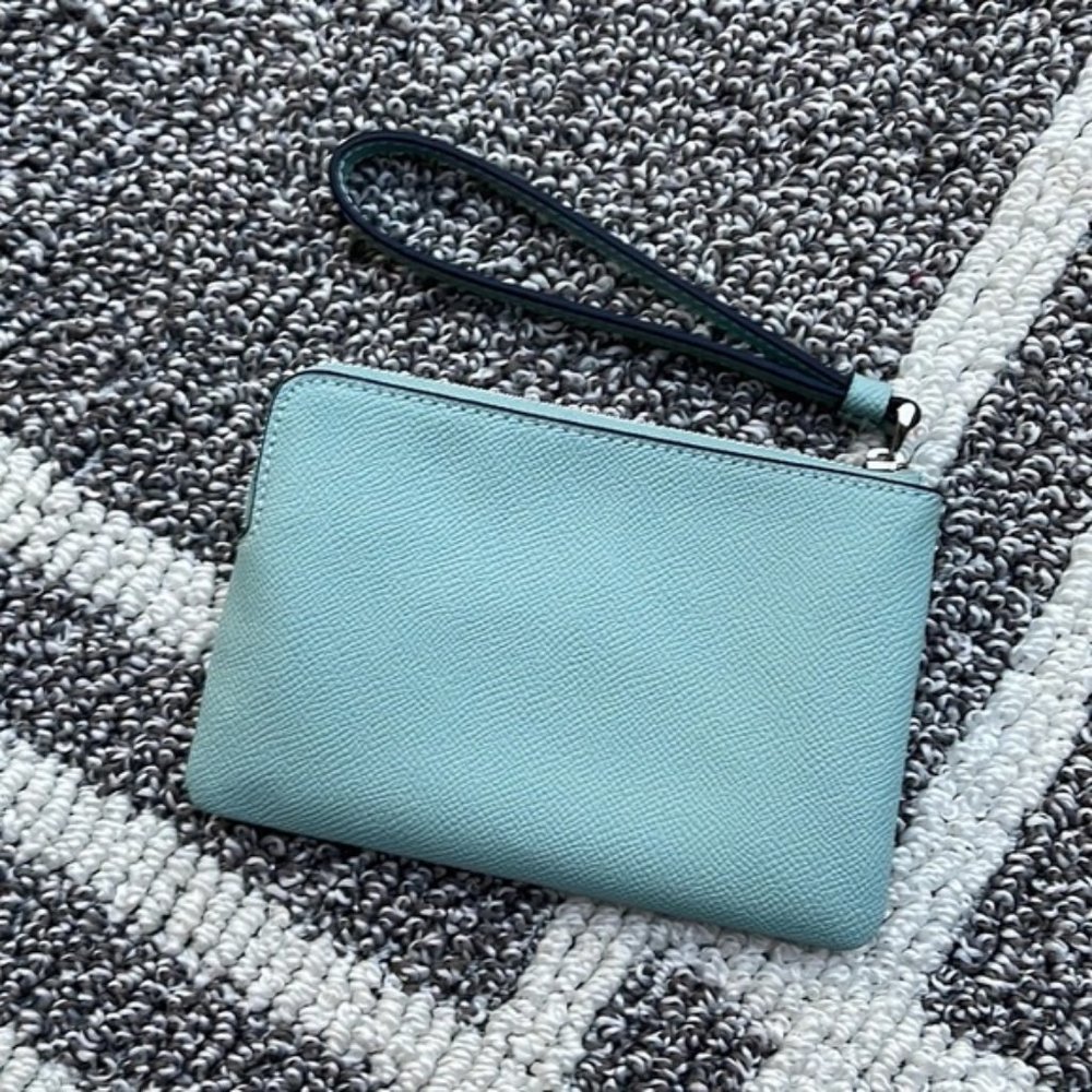 Coach Corner Zip Wristlet Leather NWT - Picture 14 of 14